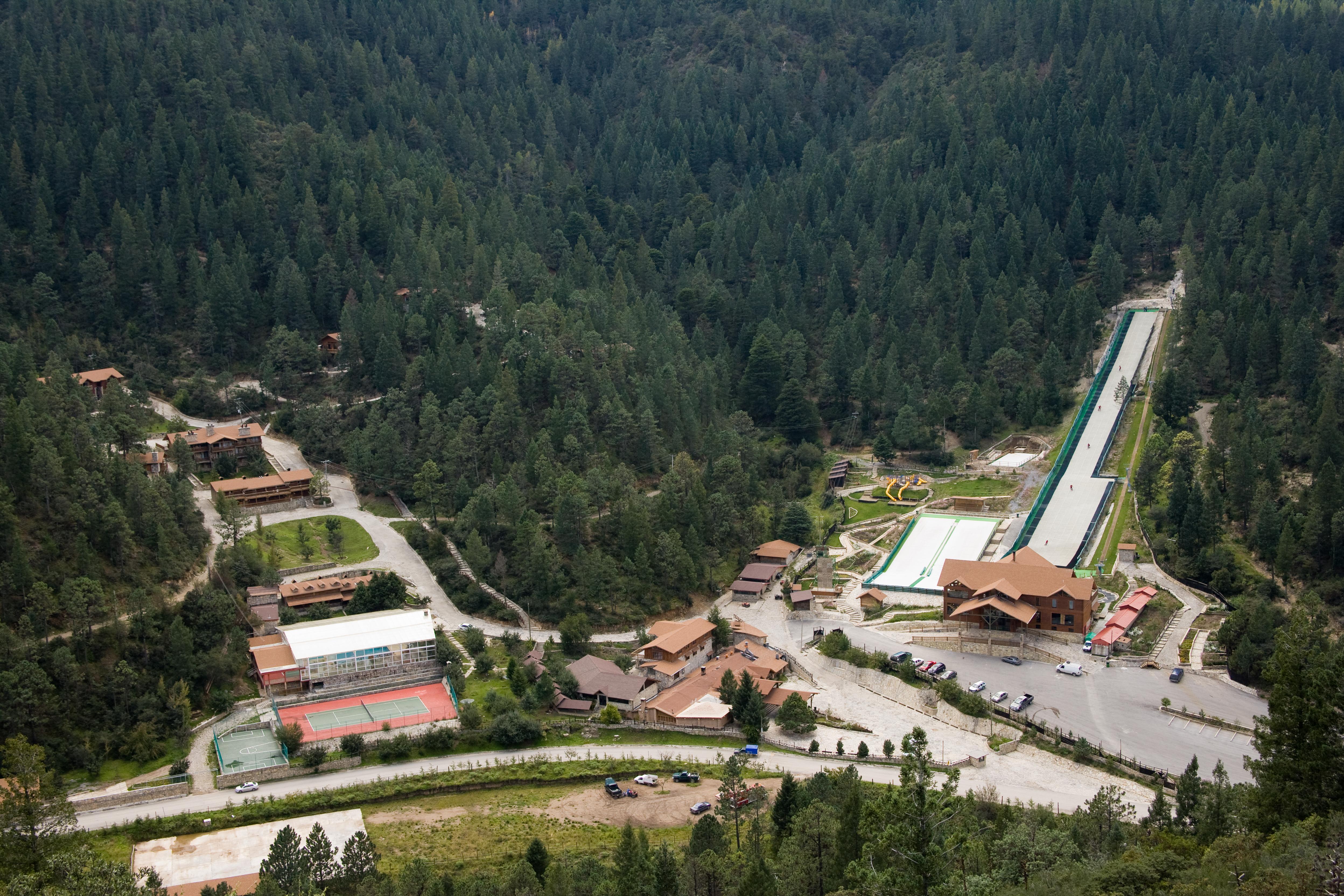 Bosques De Monterreal Hotel San Antonio de las Alzanas Exterior foto